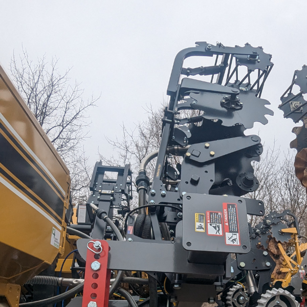 SoilWarrior 3120 with Edge Row Units