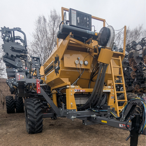 SoilWarrior 3120 with Edge Row Units