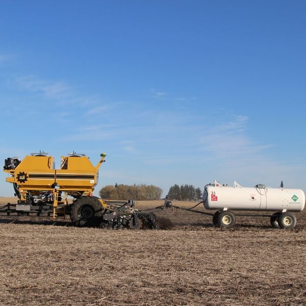 SoilWarrior NH3 Hitch